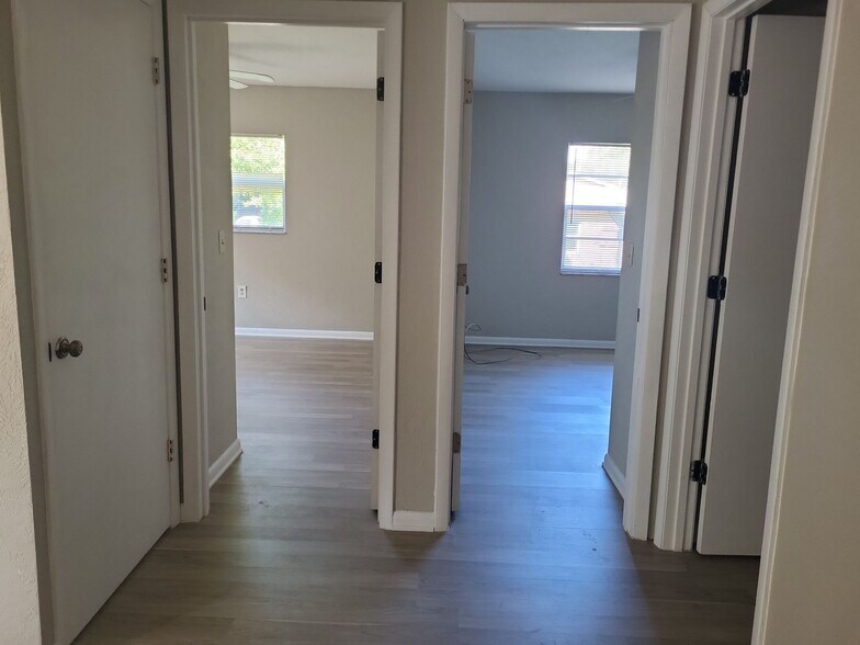 Building Photo - 2540 E Constance Ct