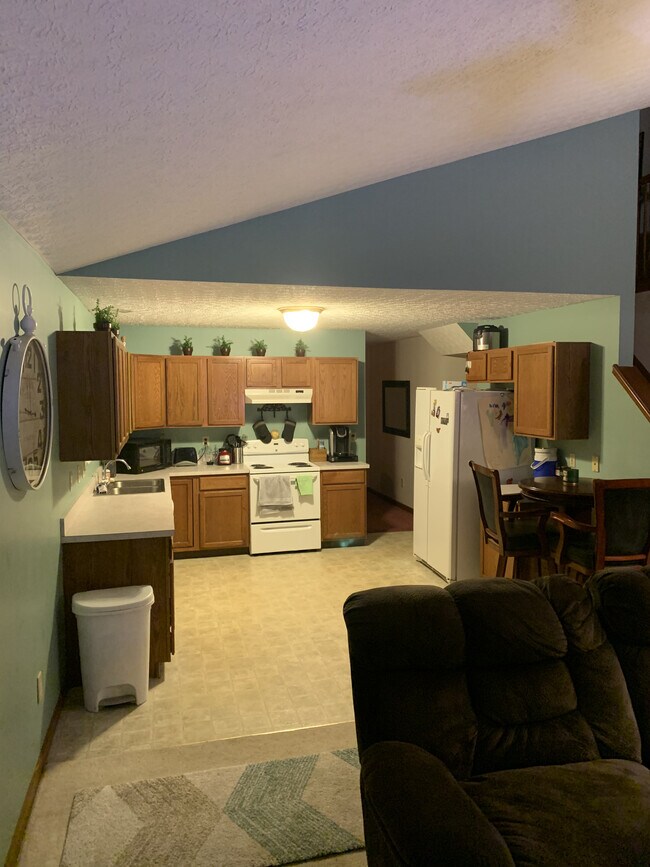 Kitchen/Living room - 5546 Breshly Way