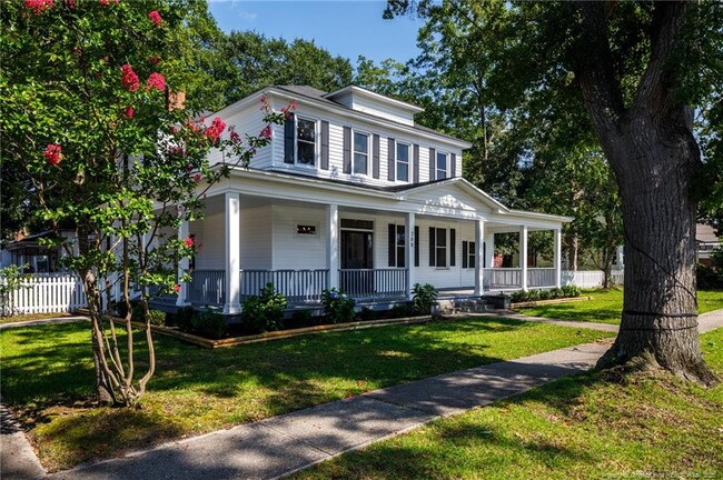 Building Photo - 708 N Cedar St