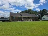 Building Photo - 3 Bed, 2 Bath Brick Ranch on Corner Lot on...