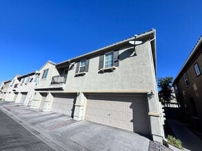 Building Photo - 3 Bed/2.5 Bath Condo in the NW