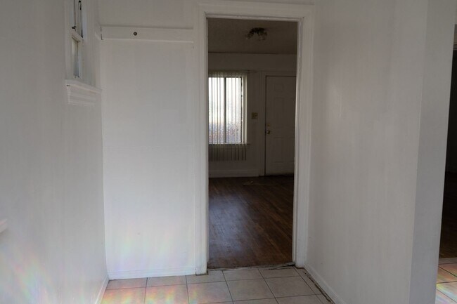 Building Photo - 1720 W Gage Ave
