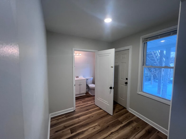 Building Photo - 427 Fourth St