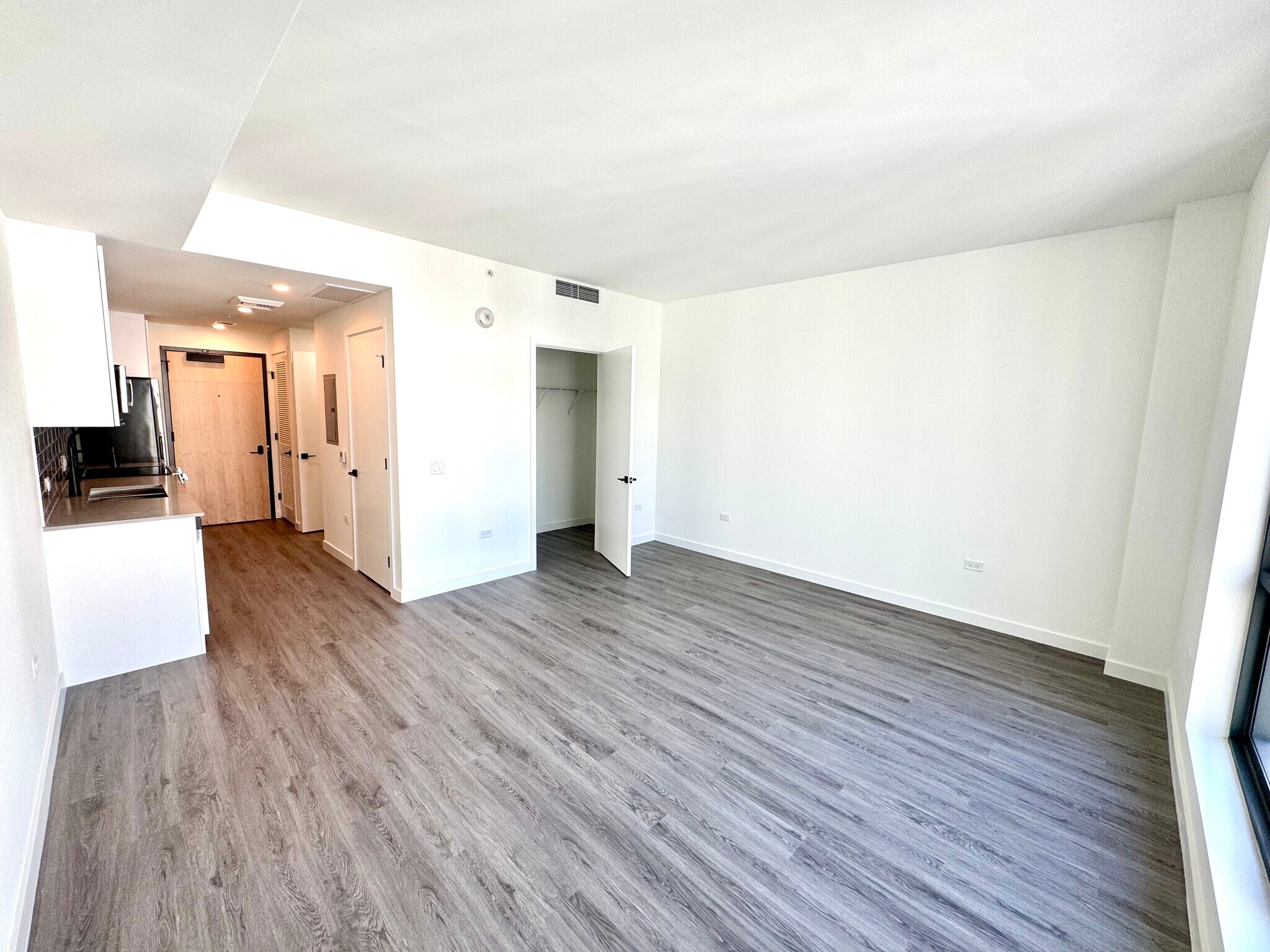 Building Photo - 355 NW 19th Ln