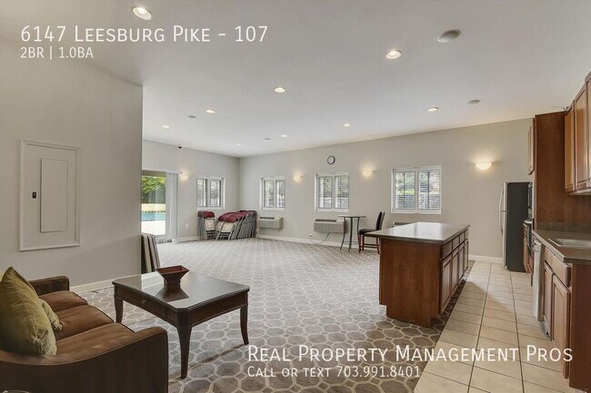 Building Photo - 6147 Leesburg Pike