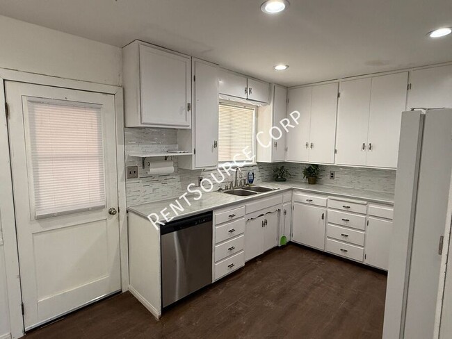 Building Photo - 26335 Community Blvd