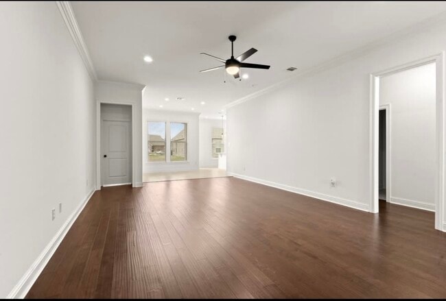 Building Photo - 9883 Richford Dr