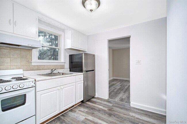 Building Photo - 18 Highview Ave