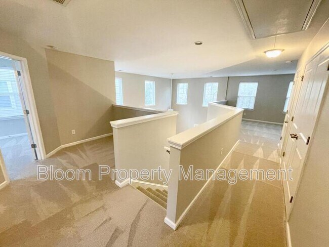 Building Photo - 4995 Hay Bale Ct
