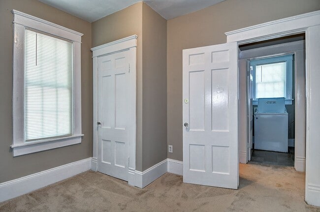 Building Photo - FOR RENT  - NORFOLK / ODU AREA