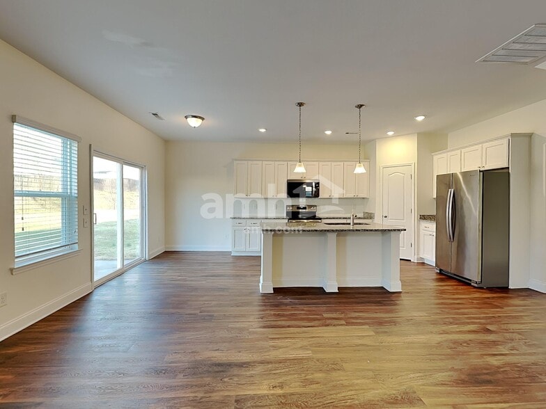 Building Photo - 9013 Ristau Dr