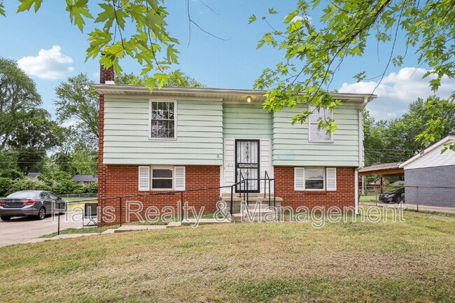 Building Photo - 144 Airport Rd