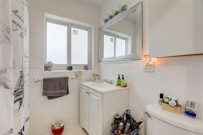 Building Photo - 14530 Garden Dr