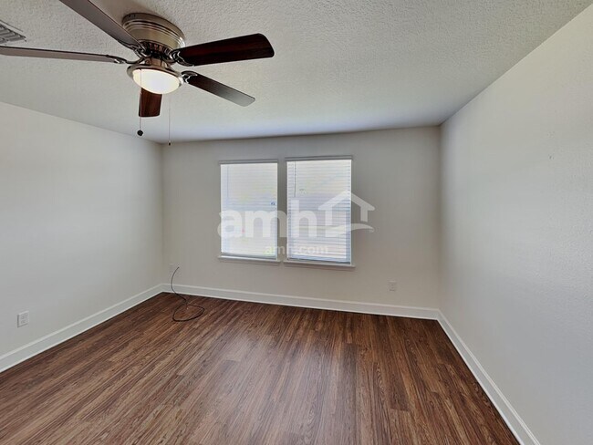 Building Photo - 105 Moultrie Crossing Ln