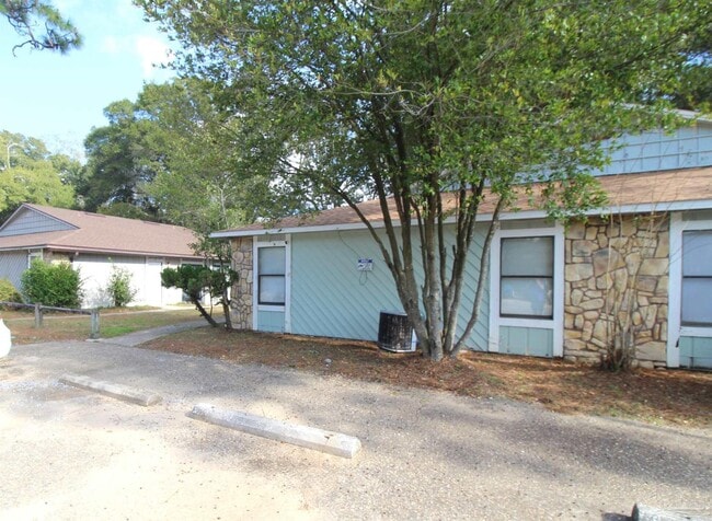 Building Photo - 6810 Tiki Ln