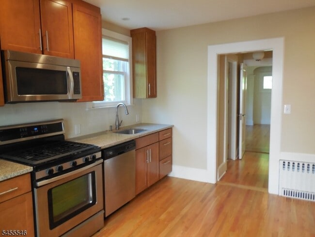 Building Photo - 373 Claremont Ave