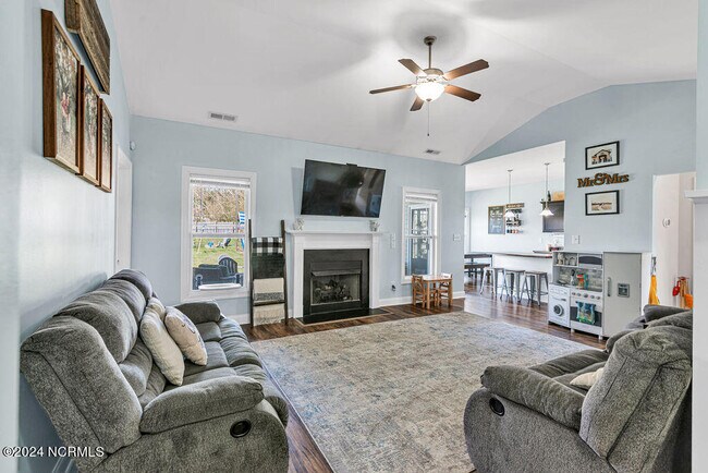 Building Photo - 103 Prelude Dr