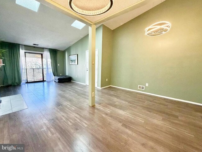 Building Photo - 21 Joyner Ct