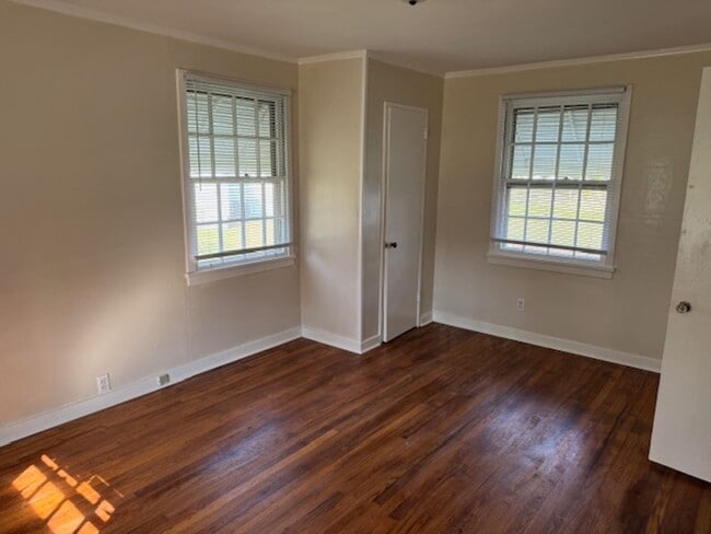 Building Photo - 202 Kenneth Blvd