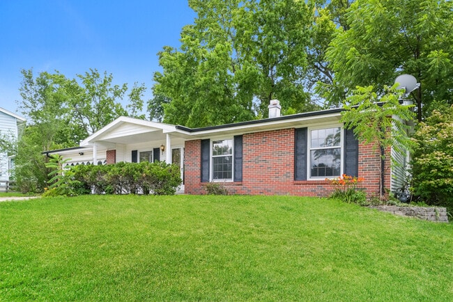 Building Photo - Fantastic 3bd/3ba home! Let yourself in!