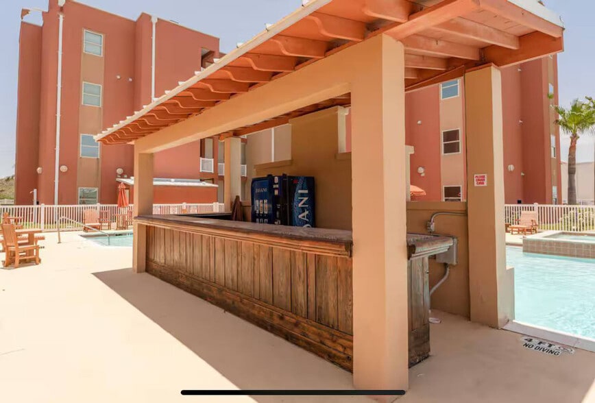 Building Photo - 150 Padre Blvd