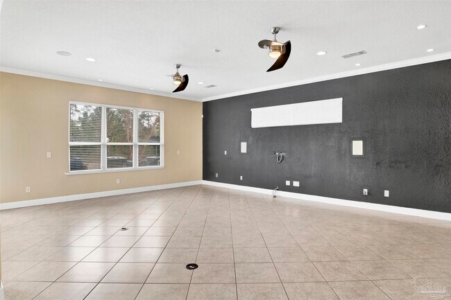 Building Photo - 2018 Crown Pointe Blvd