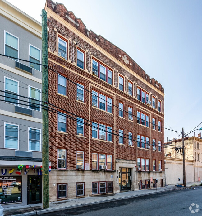 Building Photo - 12-20 Canfield St