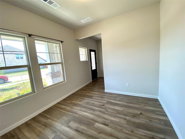 Building Photo - 1800 Canyon Ln