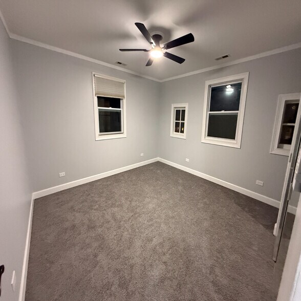 Building Photo - 5351 N Kimball Ave