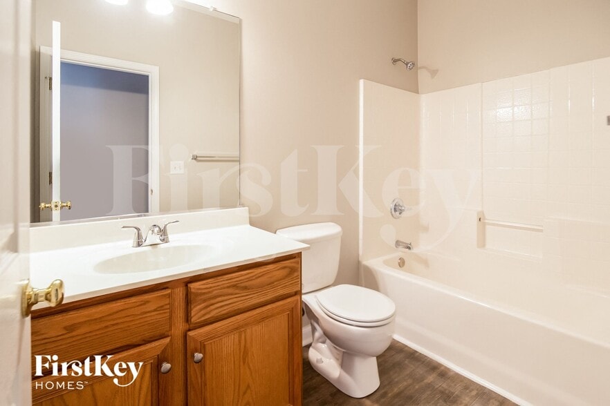 Building Photo - 216 Pimpernel St