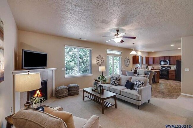 Building Photo - 848 NE Millstream Pl