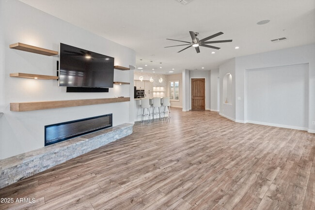 Building Photo - 12073 W Desert Mirage Dr