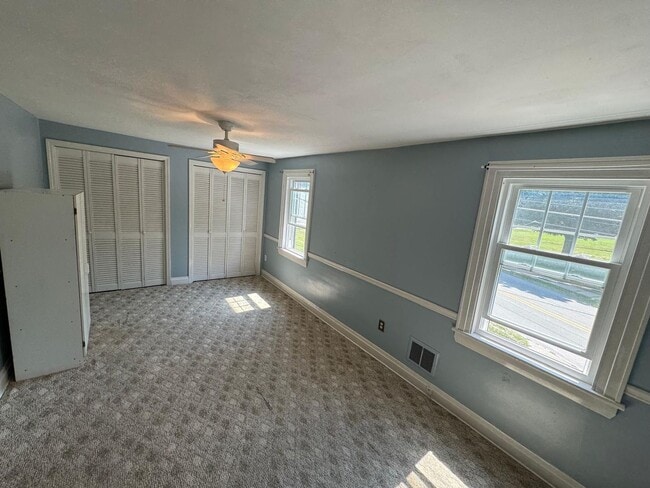 Building Photo - 3 bedroom 1 bath single family home