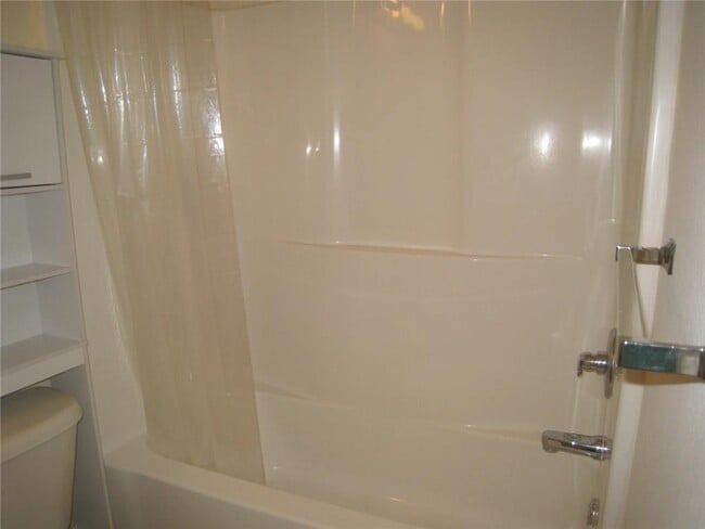 Building Photo - 236 Moonstone Dr