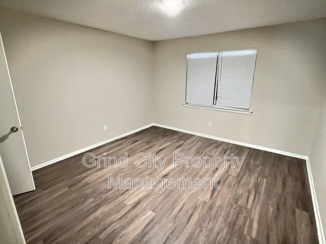 Building Photo - 3411 Brutonwood Cove