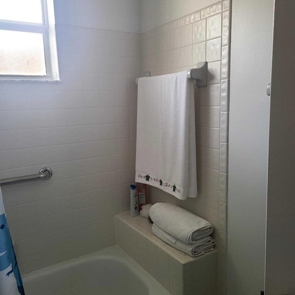 Building Photo - 5267 Europa Dr