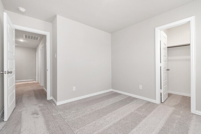 Building Photo - 27022 Bahia Grove Dr