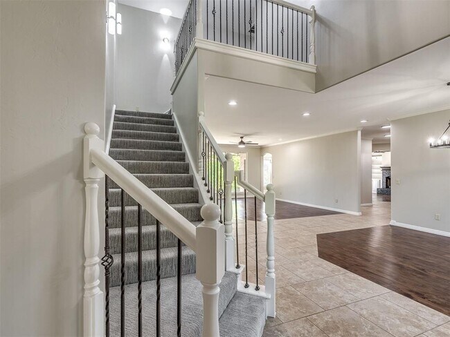 Building Photo - 8900 Belcaro Dr