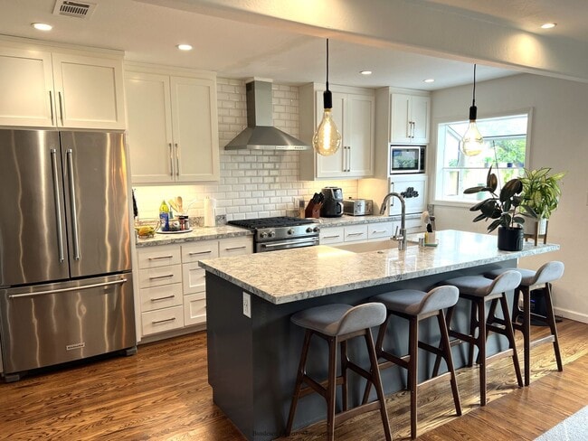 Building Photo - Charming, Updated 3-Bedroom Home in Prime Napa Location