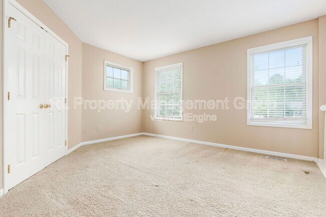 Building Photo - 484 Serenity Dr