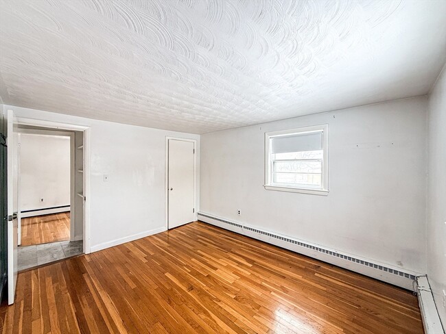 Building Photo - 16 Christy Ln