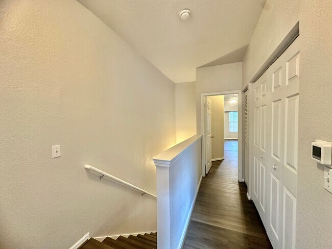 Building Photo - Stylish 2 bed, 2.5 Bath Condo in Magnolia ...