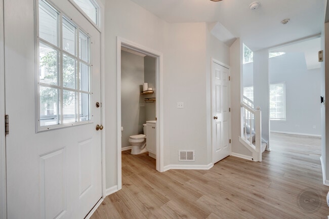 Building Photo - 2835 White Thorn Cir
