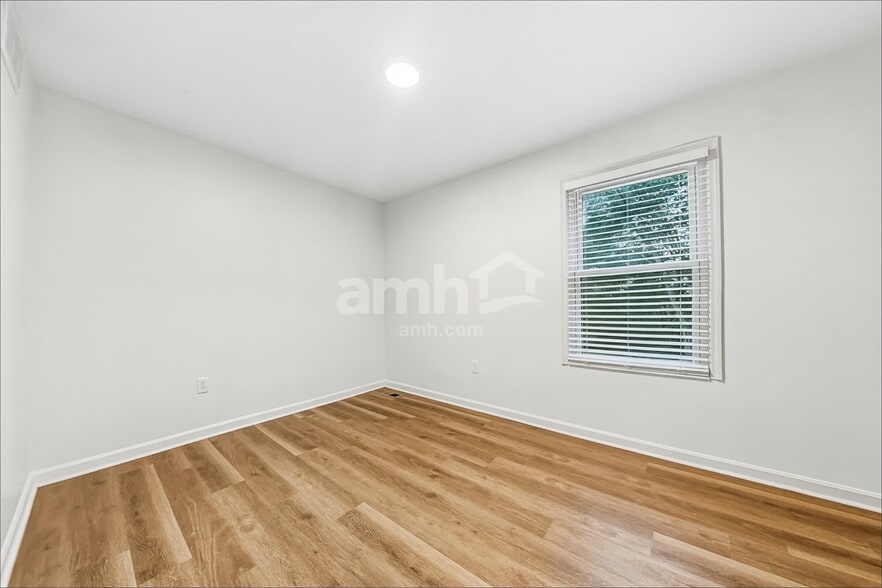 Building Photo - 10082 Shagy Bark Ct
