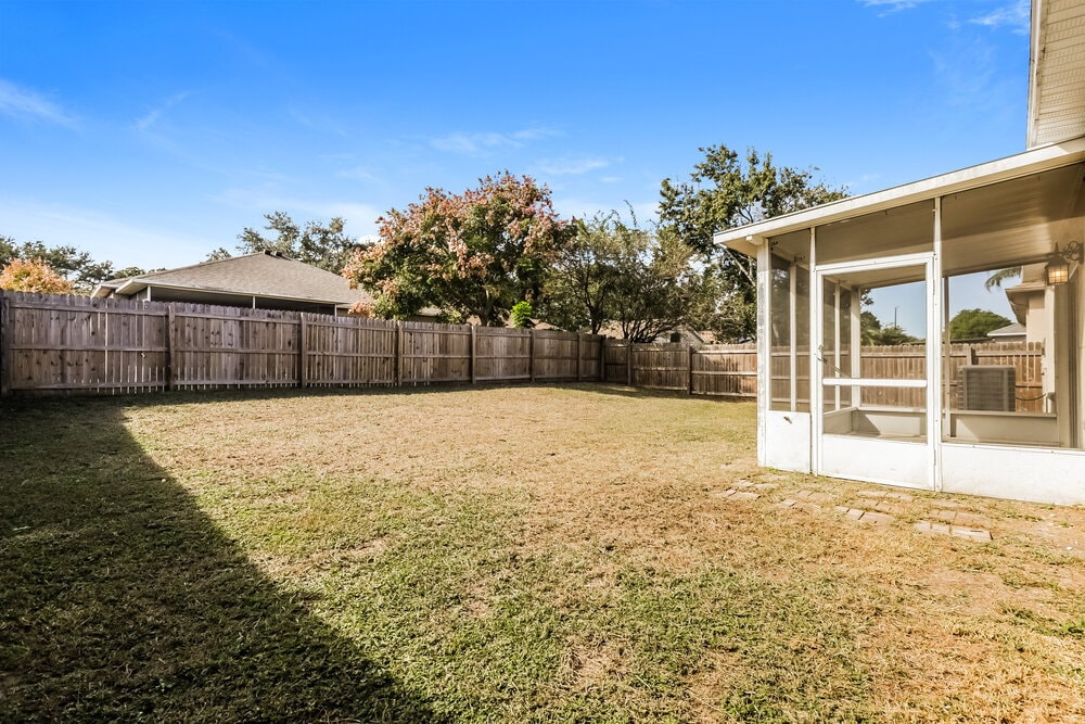 Building Photo - 327 Sand Ridge Dr