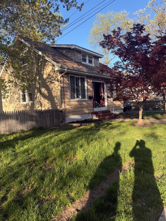 Building Photo - 331 W Englewood Ave