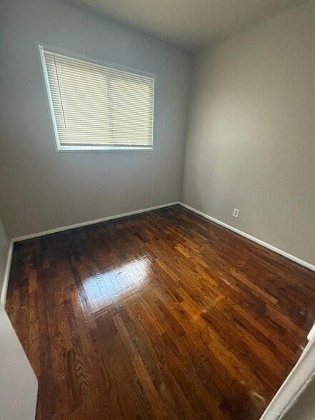 Building Photo - 4000 Shirley Dr