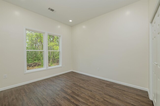 Building Photo - 1061 Shaw Pl