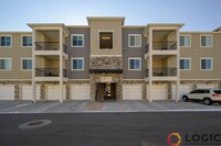 Building Photo - Beautiful 3 Bedroom Condo in Amazing Lehi ...