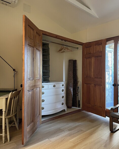 Building Photo - 3355 Reta St